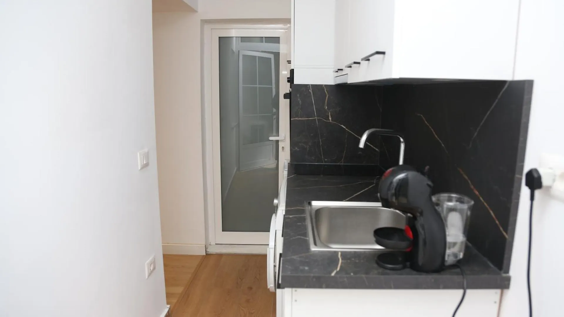 Orchide Apartaments Mine Peza Tirana Apartamento